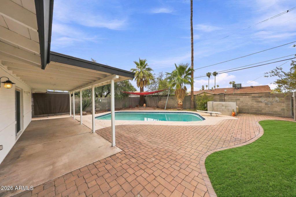 6826 E EDGEMONT Avenue, Scottsdale, AZ 85257 — photo 2