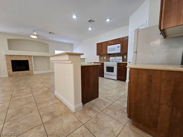 9132 Forest Willow Street 103, Las Vegas, NV 89149