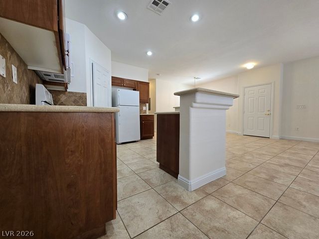 9132 Forest Willow Street 103, Las Vegas, NV 89149
