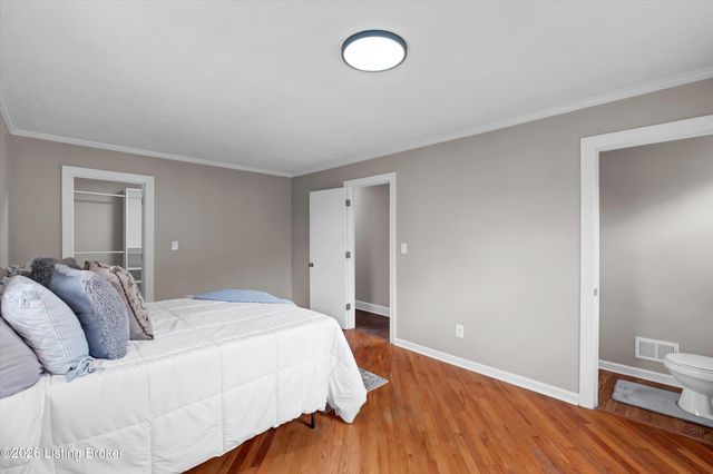 9216 Fenmore Ave, Louisville, KY 40272