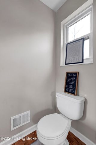 9216 Fenmore Ave, Louisville, KY 40272