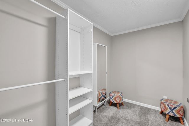 9216 Fenmore Ave, Louisville, KY 40272