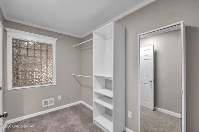 9216 Fenmore Ave, Louisville, KY 40272