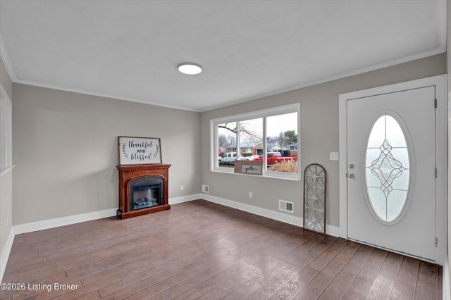 9216 Fenmore Ave, Louisville, KY 40272