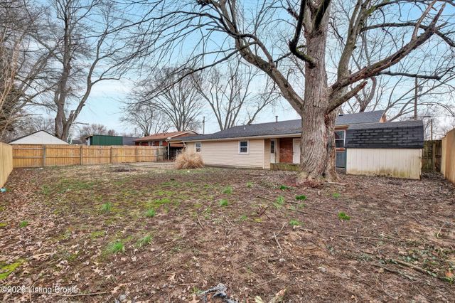 9216 Fenmore Ave, Louisville, KY 40272