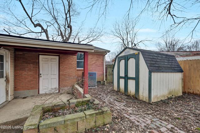 9216 Fenmore Ave, Louisville, KY 40272