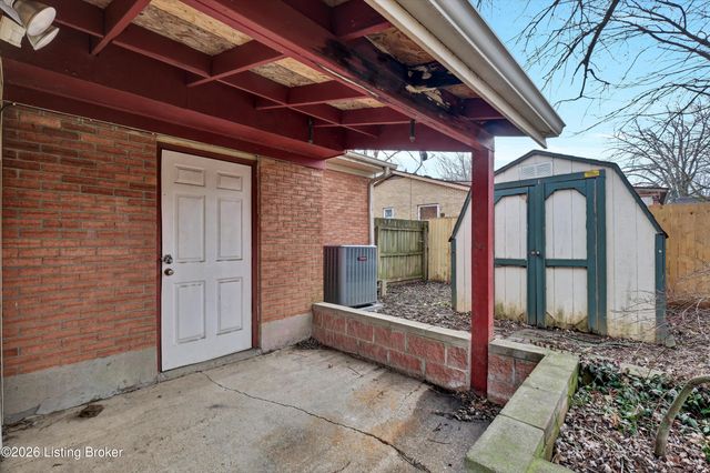 9216 Fenmore Ave, Louisville, KY 40272