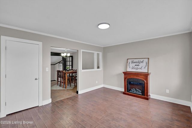 9216 Fenmore Ave, Louisville, KY 40272