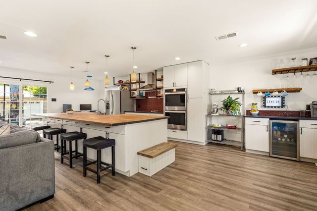 9639 Leaside Drive, Dallas, TX 75238