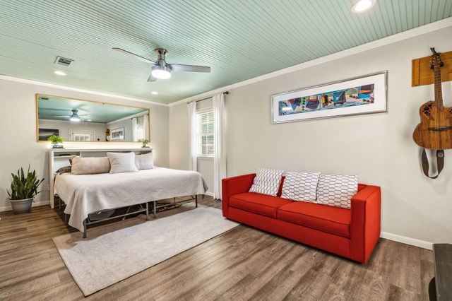 9639 Leaside Drive, Dallas, TX 75238