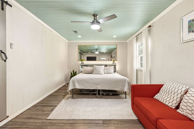 9639 Leaside Drive, Dallas, TX 75238