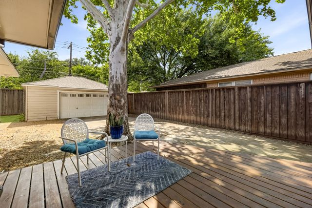 9639 Leaside Drive, Dallas, TX 75238