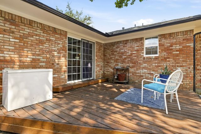 9639 Leaside Drive, Dallas, TX 75238