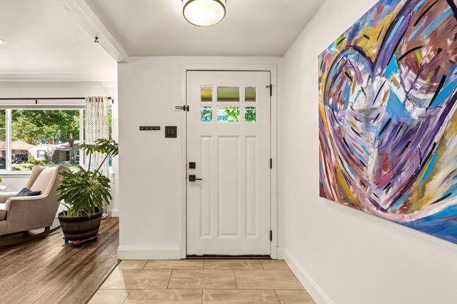 9639 Leaside Drive, Dallas, TX 75238