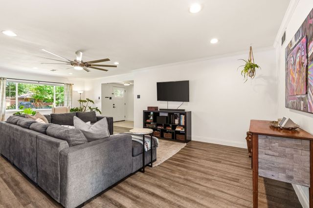 9639 Leaside Drive, Dallas, TX 75238