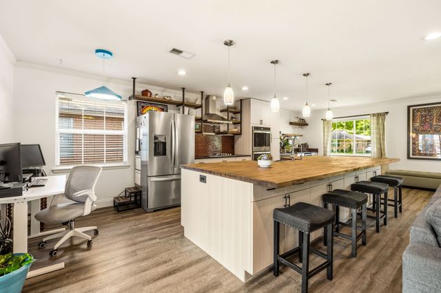 9639 Leaside Drive, Dallas, TX 75238