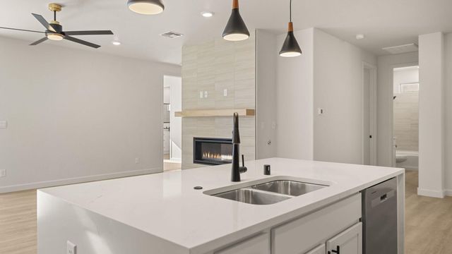 2435 Marble Avenue NE, Rio Rancho, NM 87144