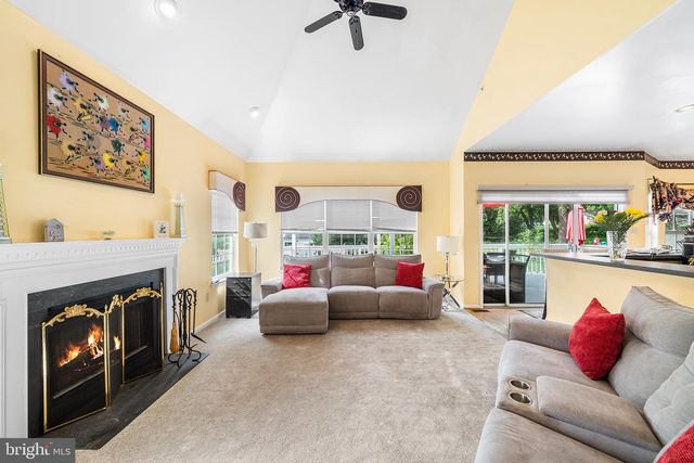 204 SOMERSET CIR, Chalfont, PA 18914