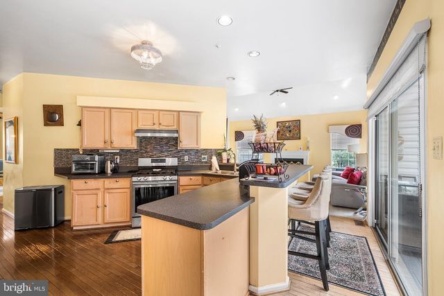 204 SOMERSET CIR, Chalfont, PA 18914
