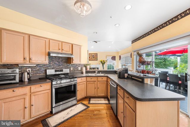 204 SOMERSET CIR, Chalfont, PA 18914