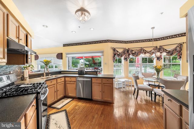 204 SOMERSET CIR, Chalfont, PA 18914