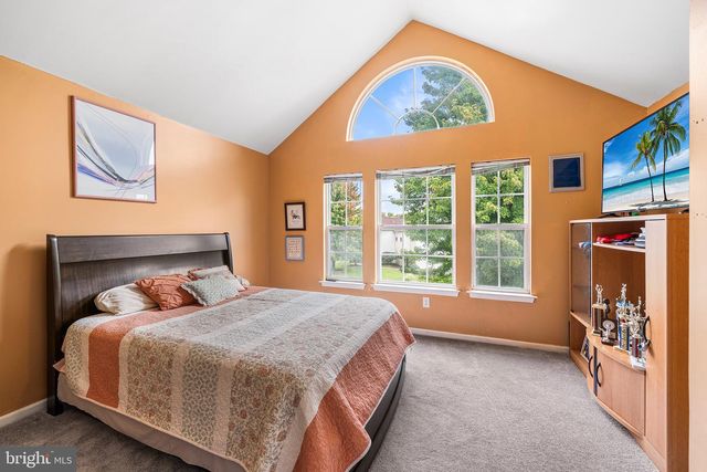 204 SOMERSET CIR, Chalfont, PA 18914