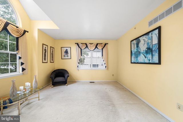 204 SOMERSET CIR, Chalfont, PA 18914