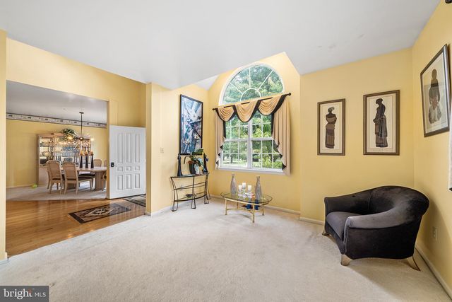 204 SOMERSET CIR, Chalfont, PA 18914