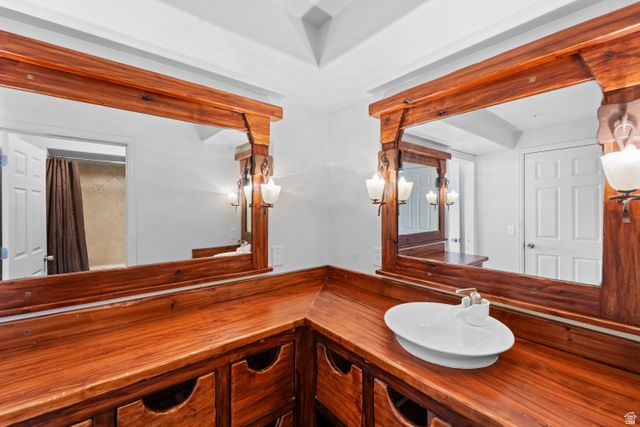 1870 E OAK BEND DR, Draper, UT 84020