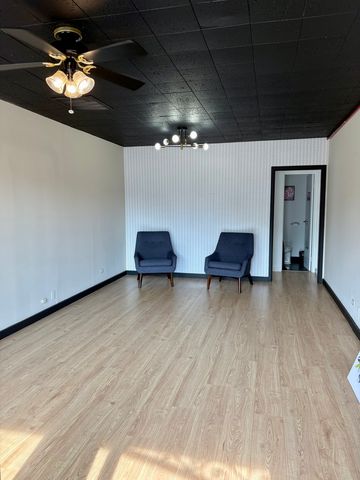 381 N York Street, Elmhurst, IL 60126