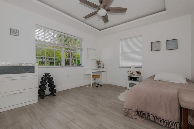1130 NE 143rd St, North Miami, FL 33161