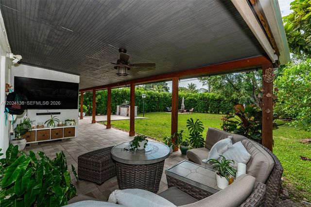 1130 NE 143rd St, North Miami, FL 33161