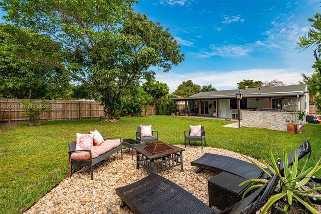 1130 NE 143rd St, North Miami, FL 33161