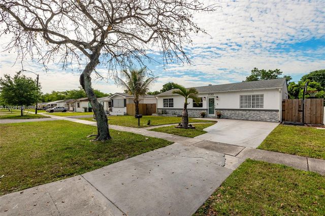 1130 NE 143rd St, North Miami, FL 33161