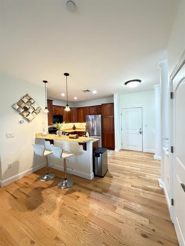 52 Main St Apt 402, Nashua, NH 03064