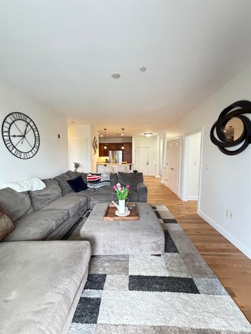 52 Main St Apt 402, Nashua, NH 03064