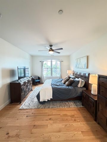 52 Main St Apt 402, Nashua, NH 03064