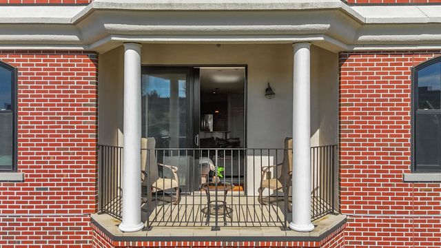 52 Main St Apt 402, Nashua, NH 03064