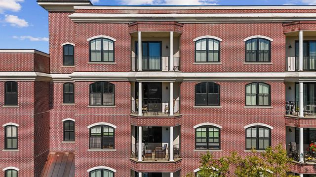 52 Main St Apt 402, Nashua, NH 03064