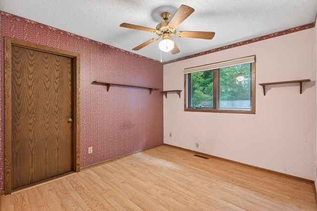 888 Nina Court, Mendota Heights, MN 55118