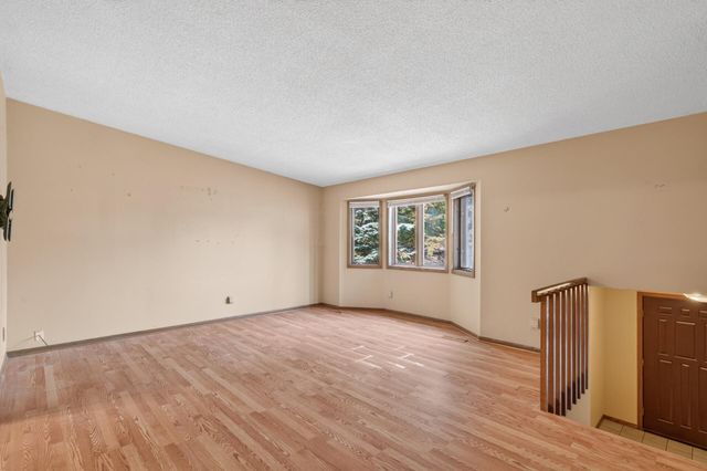 888 Nina Court, Mendota Heights, MN 55118