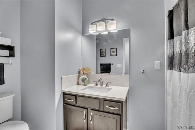 220 Nathans Trail, Lancaster, NY 14086