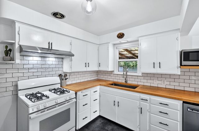 3604 N Washington St, Spokane, WA 99205