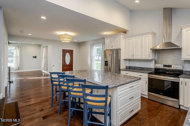 24269 W Second Street, Grand Rapids, OH 43522