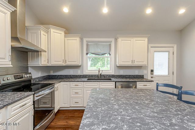 24269 W Second Street, Grand Rapids, OH 43522