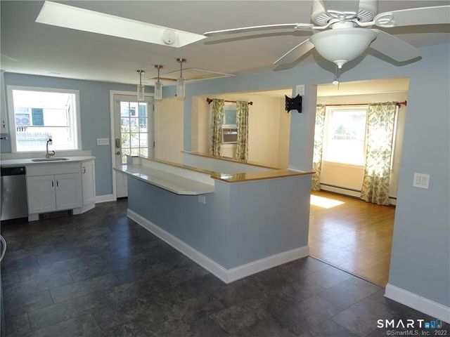 15 Bayshore Drive, New London, CT 06320
