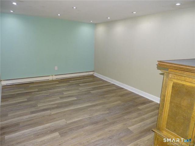 15 Bayshore Drive, New London, CT 06320