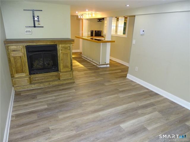 15 Bayshore Drive, New London, CT 06320