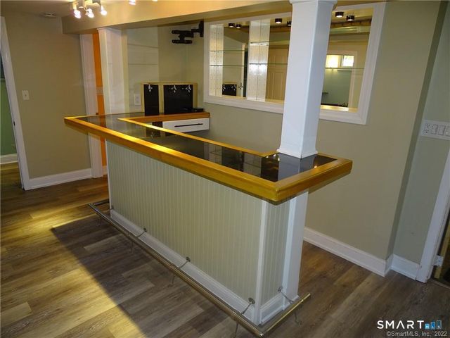 15 Bayshore Drive, New London, CT 06320