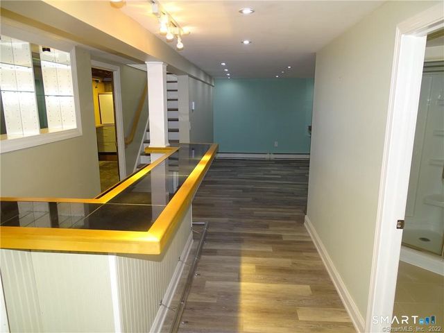 15 Bayshore Drive, New London, CT 06320